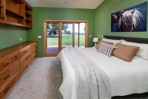Bedroom - 23555 Rickard Rd, Bend, OR 97702 photo 2 of 4