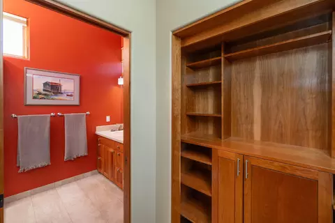 Bath - 23555 Rickard Rd, Bend, OR 97702 photo 2 of 2