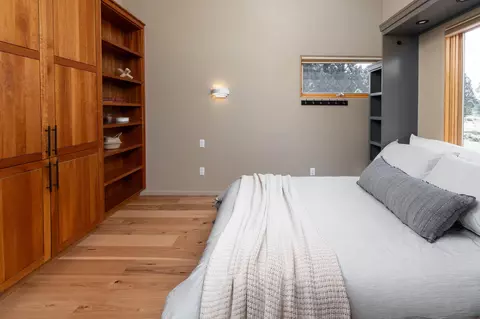 Bedroom - 23555 Rickard Rd, Bend, OR 97702 photo 3 of 4