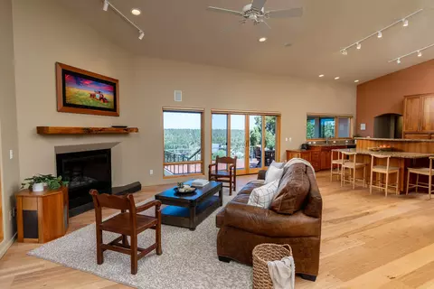 Living - 23555 Rickard Rd, Bend, OR 97702 photo 2 of 3