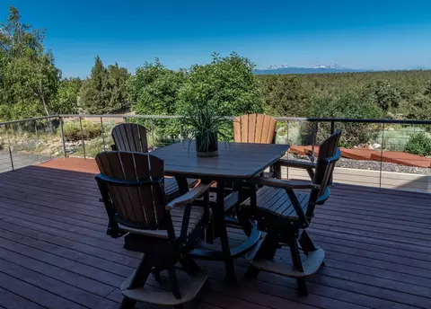 Exterior - 23555 Rickard Rd, Bend, OR 97702 photo 5 of 10