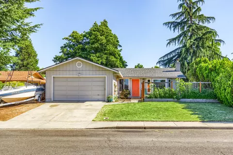 1950 Orinda Cir, Medford, OR 97504