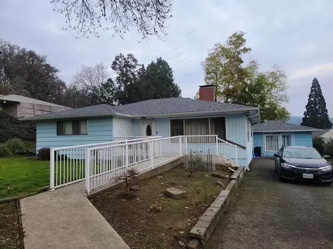 1851 NW Dogwood St, Roseburg, OR 97471