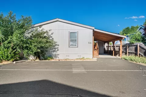 1201 SW 28th St #34, Redmond, OR 97756
