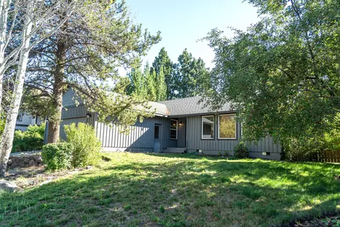2370 NW Summerhill Dr, Bend, OR 97703
