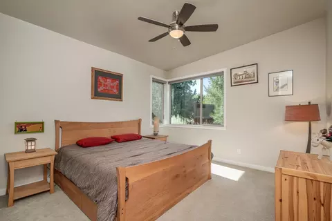 63149 Iner Loop, Bend, OR 97701 photo 15