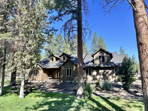 17685 Wilt Rd, Sisters, OR 97759