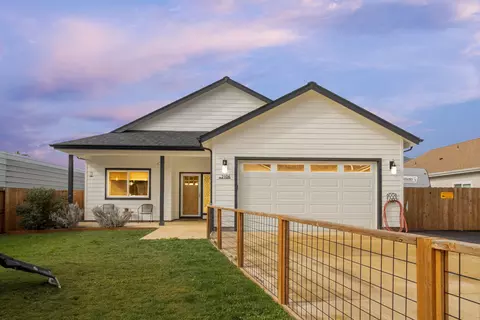 2106 SE Kayleigh Way, Grants Pass, OR 97526