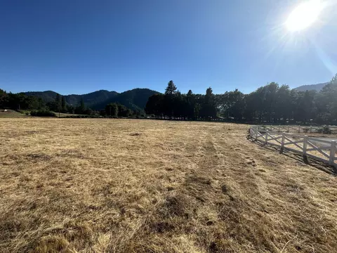 293 Blue Ridge Ct, Rogue River, OR 97537