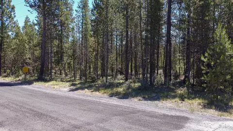 56620 Solar Dr, Bend, OR 97707 photo 4