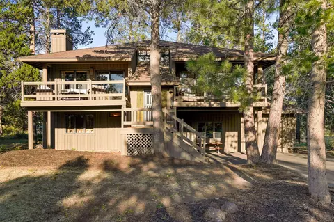 18141 Belknap Ln #3, Sunriver, OR 97707