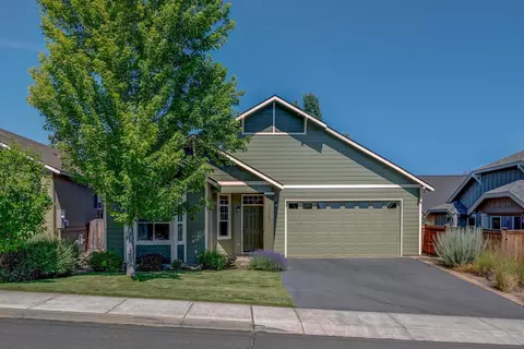 63387 Lamoine Ln, Bend, OR 97701 photo 2