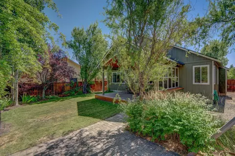 63387 Lamoine Ln, Bend, OR 97701 photo 25