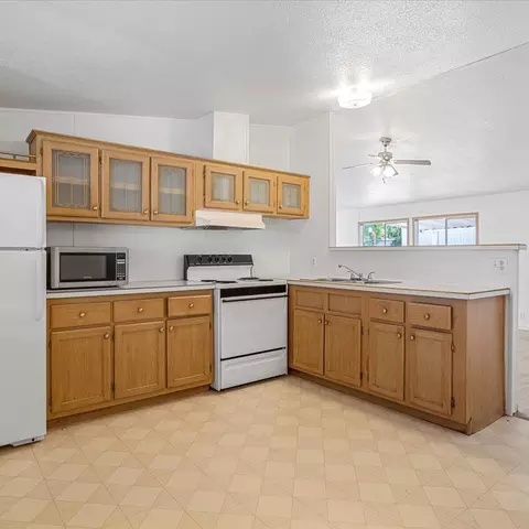 414 Stevens Rd #5, Eagle Point, OR 97524 photo 5