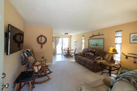 67160 Harrington Loop Rd, Bend, OR 97703 photo 5