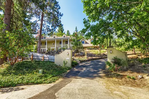 615 Taylor St, Ashland, OR 97520