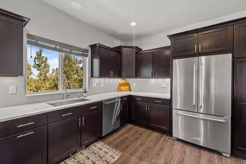 63138 Pikes Ct, Bend, OR 97701 photo 12