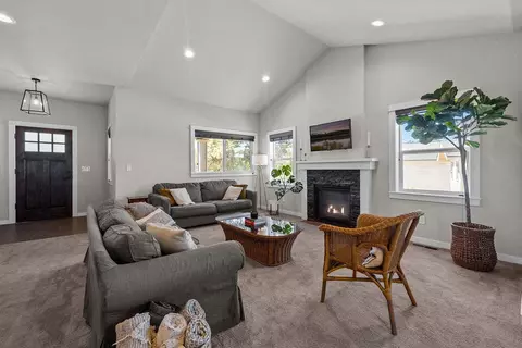 63138 Pikes Ct, Bend, OR 97701 photo 7