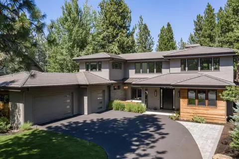 19332 Soda Springs Dr, Bend, OR 97702