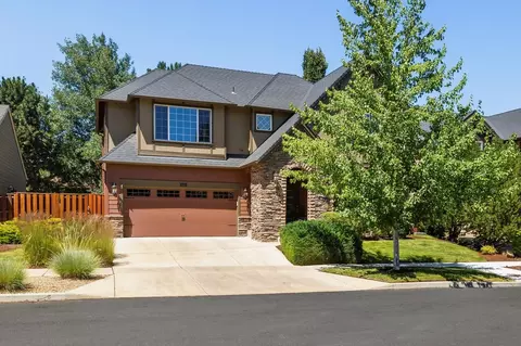 61283 Splendor Ln, Bend, OR 97702