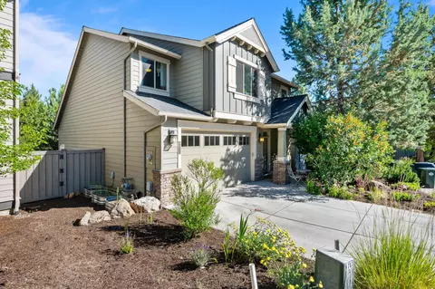 2380 NW Debron Ln, Bend, OR 97703