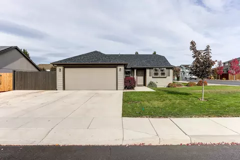 3115 SW Cascade Ave, Redmond, OR 97756
