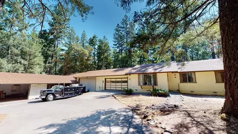 357 Daily Ln, Grants Pass, OR 97527