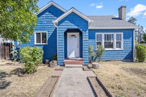 702 W 4th St, Medford, OR 97501