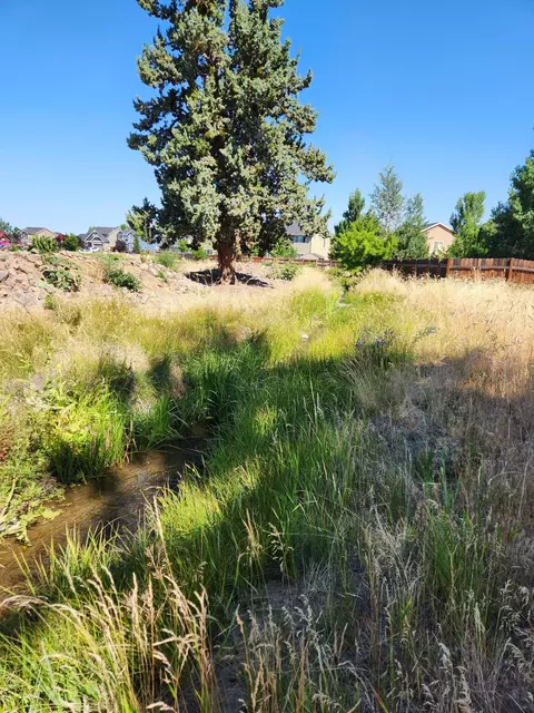 62009 Dantili Rd, Bend, OR 97701 photo 2