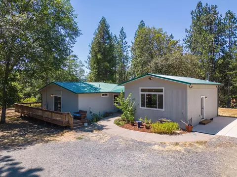 2408 Stringer Gap Rd, Grants Pass, OR 97527 photo 2