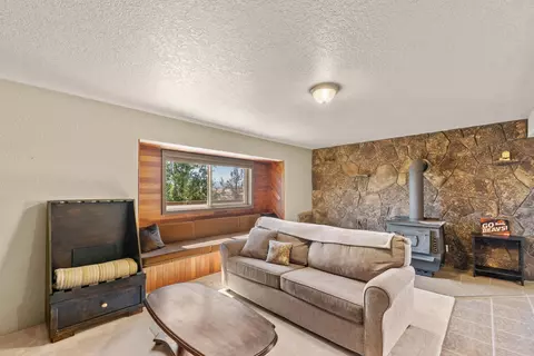 Living - 1896 SE Hoffman Dr, Madras, OR 97741 photo 1 of 2