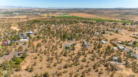 View/Area - 1896 SE Hoffman Dr, Madras, OR 97741 photo 3 of 3