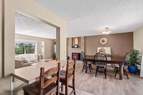 Dining - 1896 SE Hoffman Dr, Madras, OR 97741 photo 1 of 2