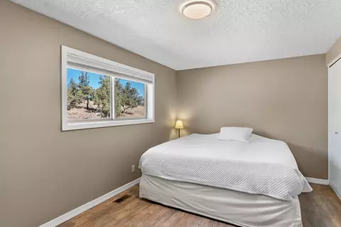 Bedroom - 1896 SE Hoffman Dr, Madras, OR 97741 photo 1 of 3