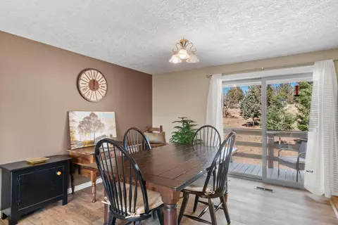 Dining - 1896 SE Hoffman Dr, Madras, OR 97741 photo 2 of 2