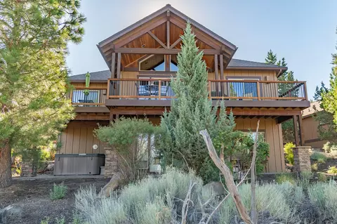 290 Vista Rim Dr, Redmond, OR 97756