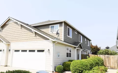 671 Kaitlin Ln, Medford, OR 97501