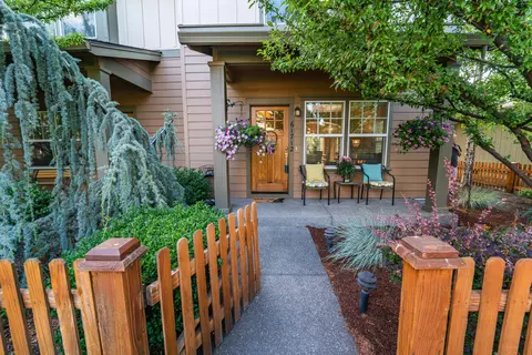 61712 Marigold Ln, Bend, OR 97702