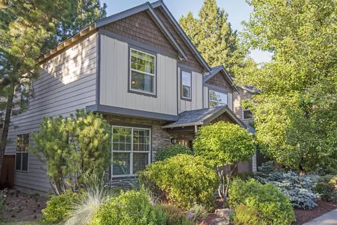 19830 Copernicus Ave, Bend, OR 97702