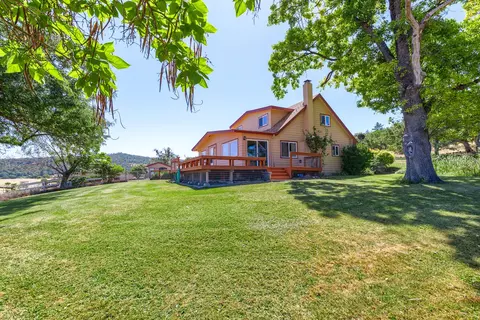 3280 E Antelope Rd, Eagle Point, OR 97524