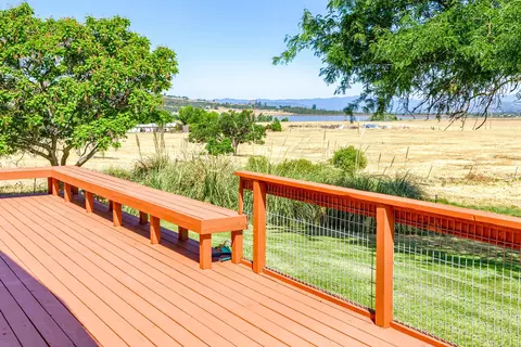 3280 E Antelope Rd, Eagle Point, OR 97524 photo 2