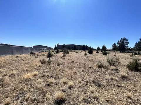 1803 Southwest Cessna Drive, Prineville, OR 97754