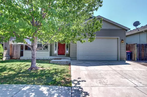 7414 Greystone Dr, White City, OR 97503