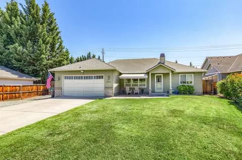 1389 Larson Creek Dr, Medford, OR 97504