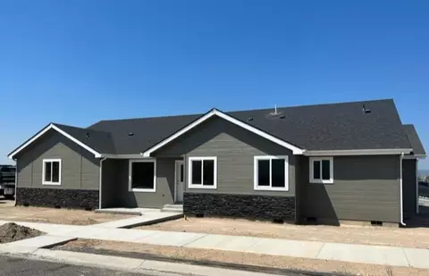 5498 Shalynn Dr, Klamath Falls, OR 97603