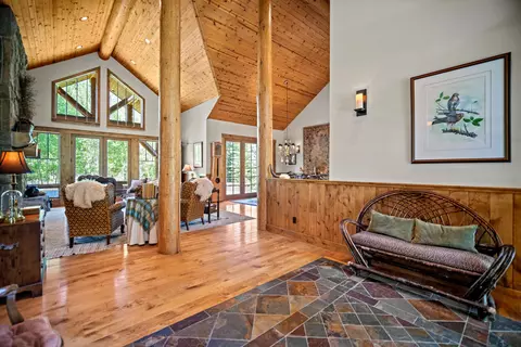 56770 Nest Pine Dr, Bend, OR 97707 photo 3