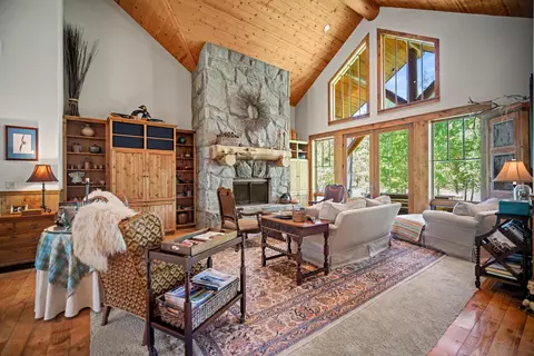 56770 Nest Pine Dr, Bend, OR 97707 photo 5