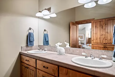 56770 Nest Pine Dr, Bend, OR 97707 photo 29