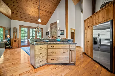 56770 Nest Pine Dr, Bend, OR 97707 photo 10