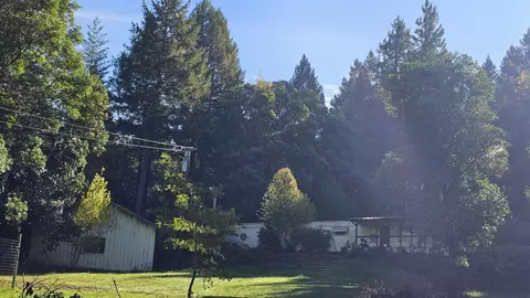 355 Pinewood Way, Cave Junction, OR 97523